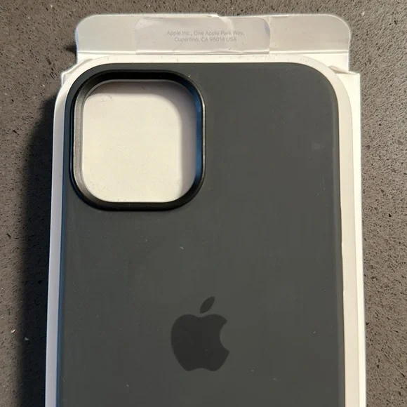 *NIB* iPhone 12 Pro Max Silicone Case in Black w MagSafe - Picture 5 of 6